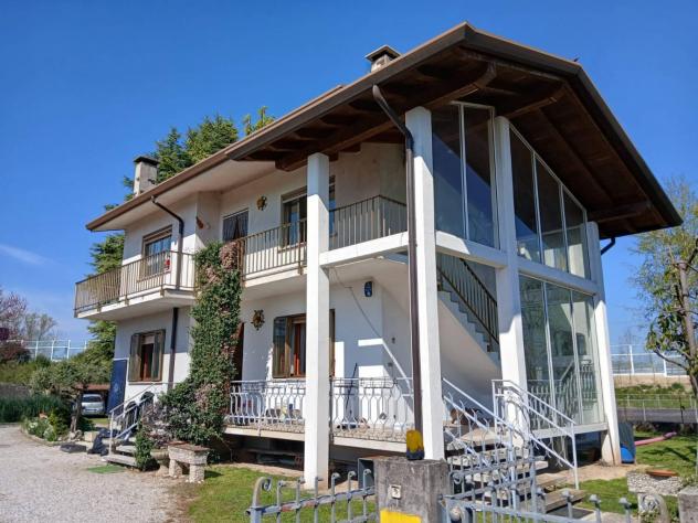 casa indipendente in vendita a Chiopris-Viscone
