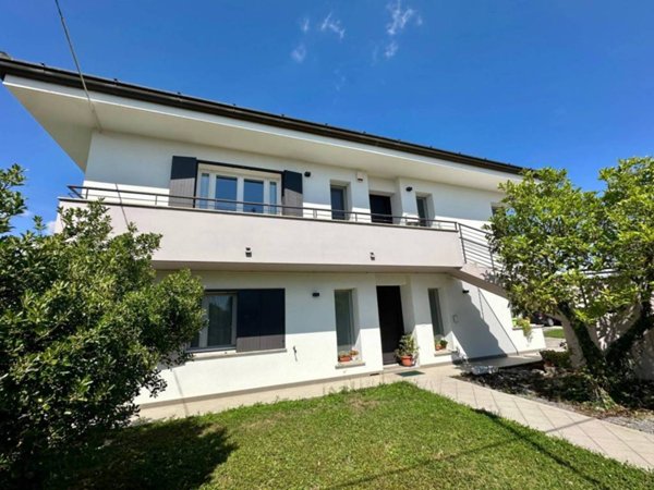 casa indipendente in vendita a Chiopris-Viscone