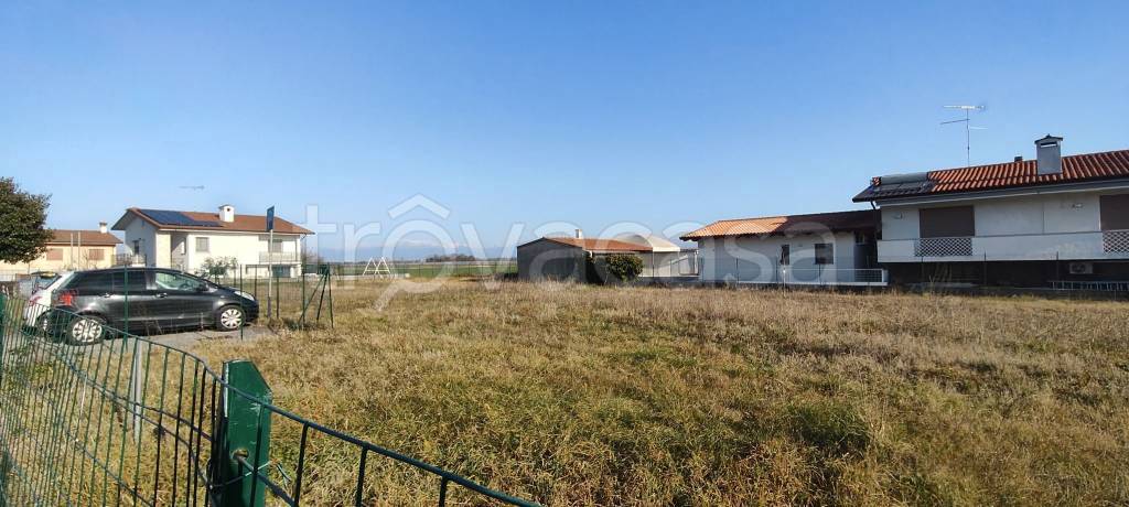 terreno agricolo in vendita a Chiopris-Viscone