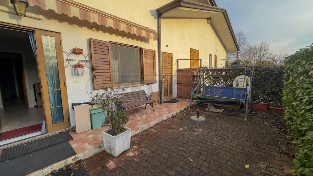 casa indipendente in vendita a Chiopris-Viscone