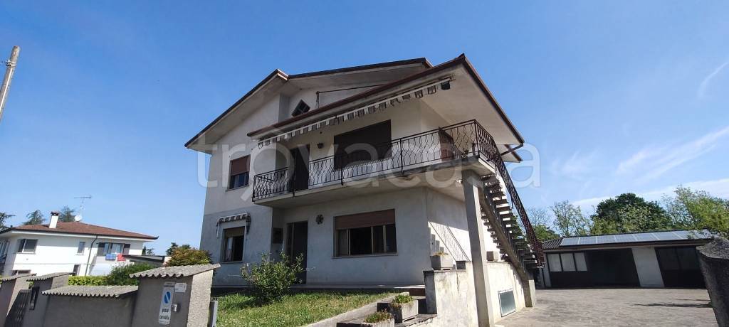 appartamento in vendita a Chiopris-Viscone