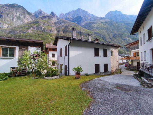 casa indipendente in vendita a Chiusaforte
