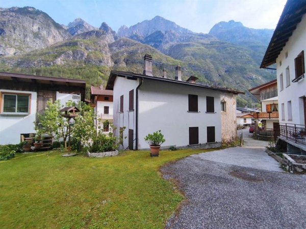 casa indipendente in vendita a Chiusaforte