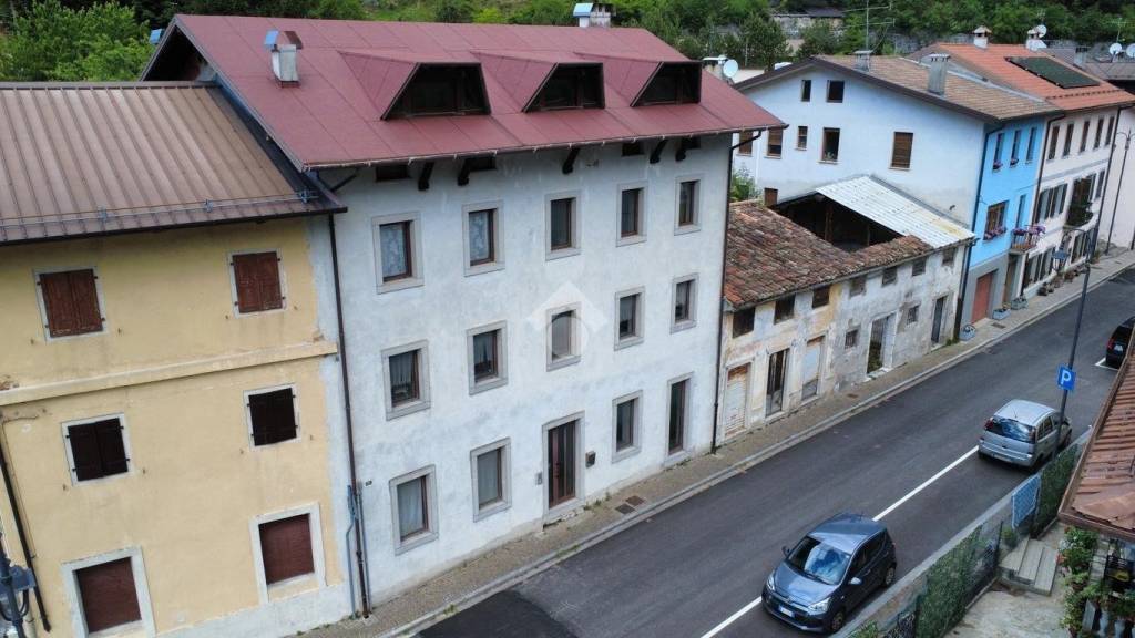 negozio in vendita a Chiusaforte