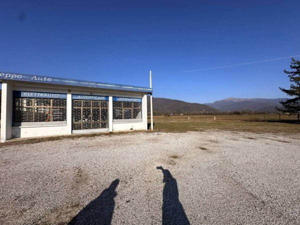 locale commerciale in vendita a Cividale del Friuli