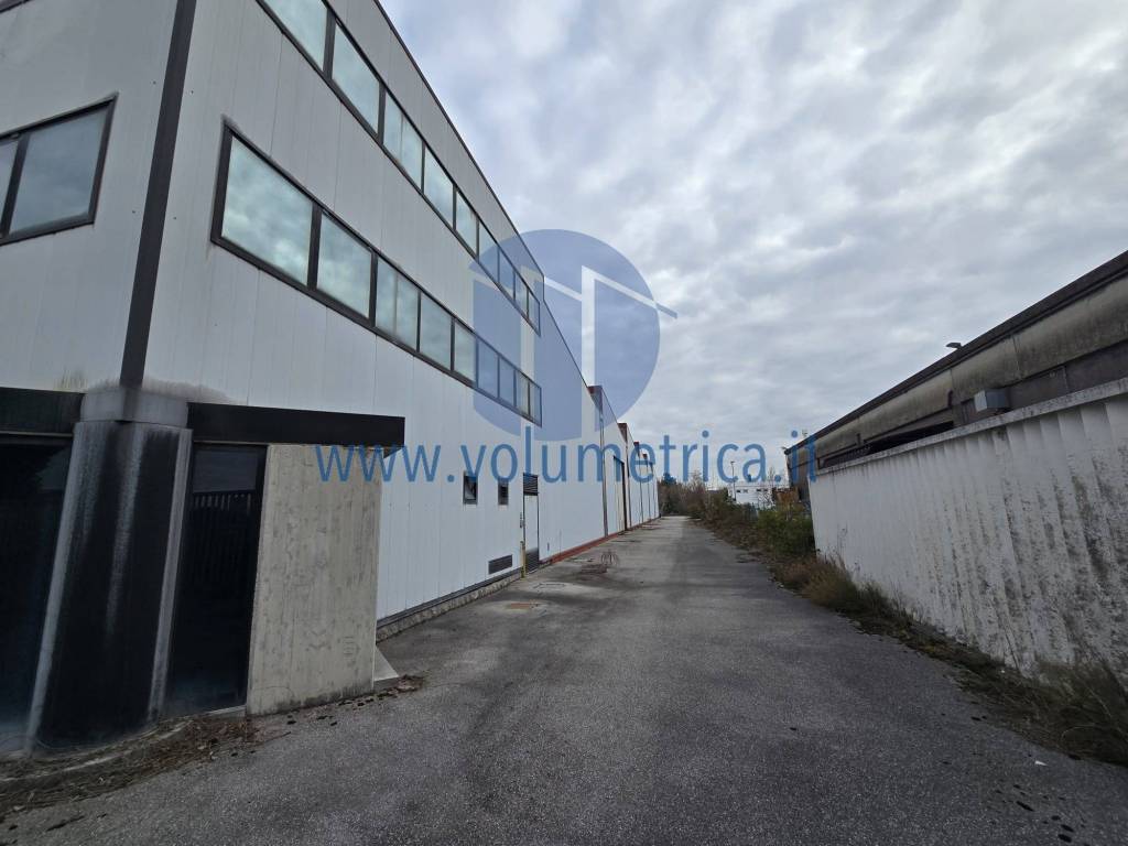 capannone in vendita a Cividale del Friuli