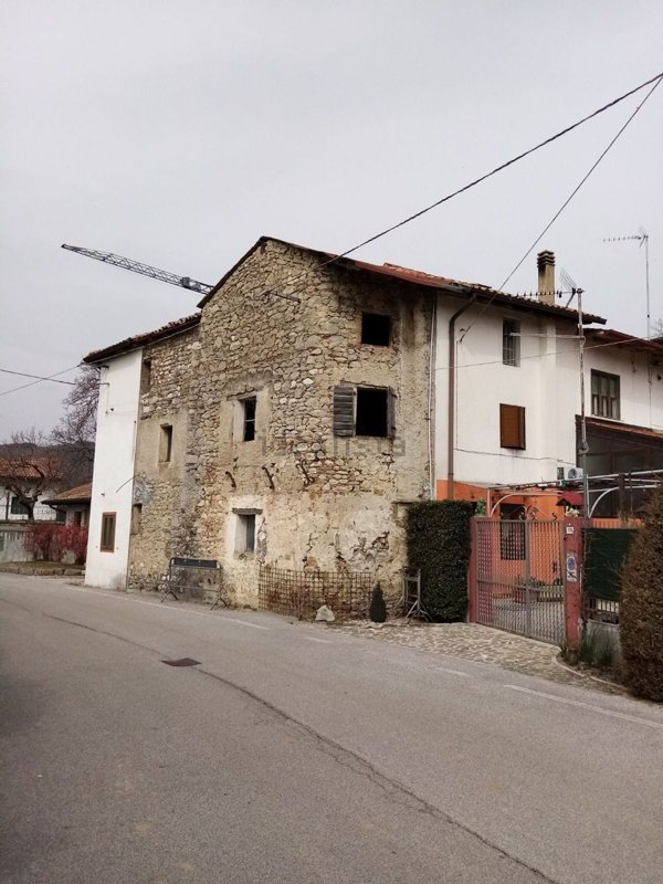 casa indipendente in vendita a Cividale del Friuli in zona Rualis