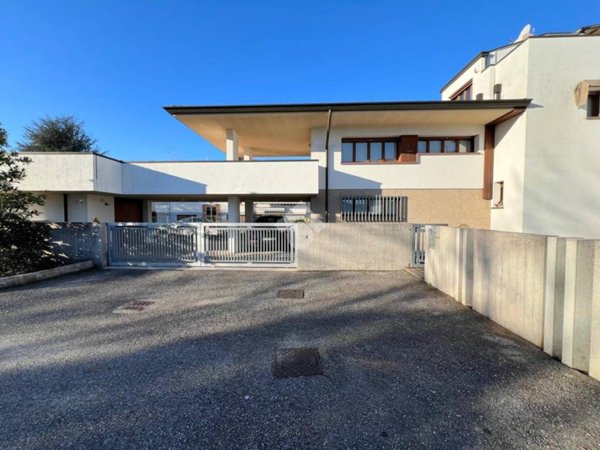 casa indipendente in vendita a Codroipo