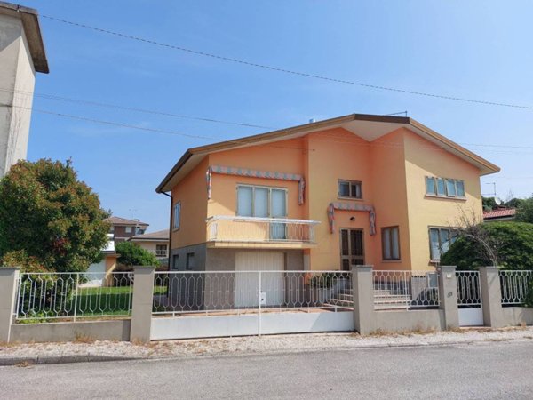 casa indipendente in vendita a Codroipo