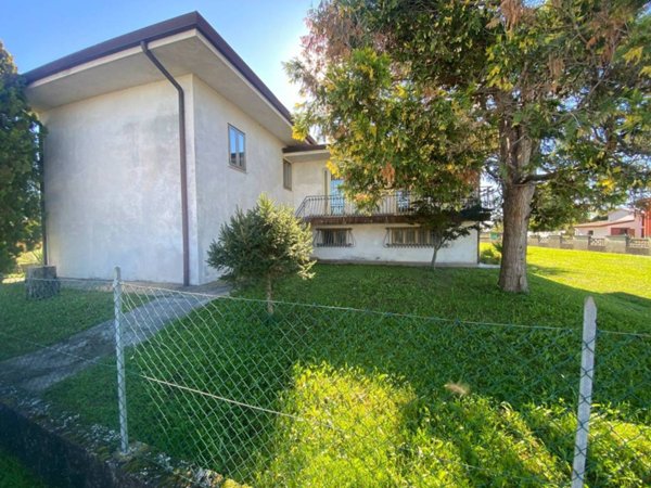 casa indipendente in vendita a Codroipo