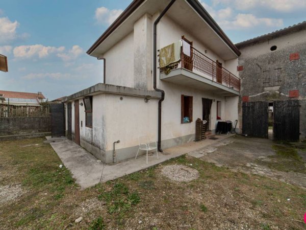 casa indipendente in vendita a Codroipo