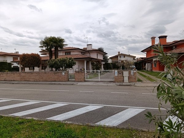 casa indipendente in vendita a Codroipo