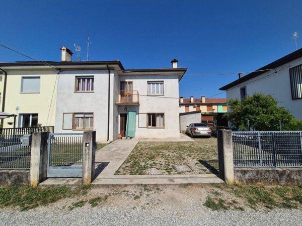 casa indipendente in vendita a Codroipo
