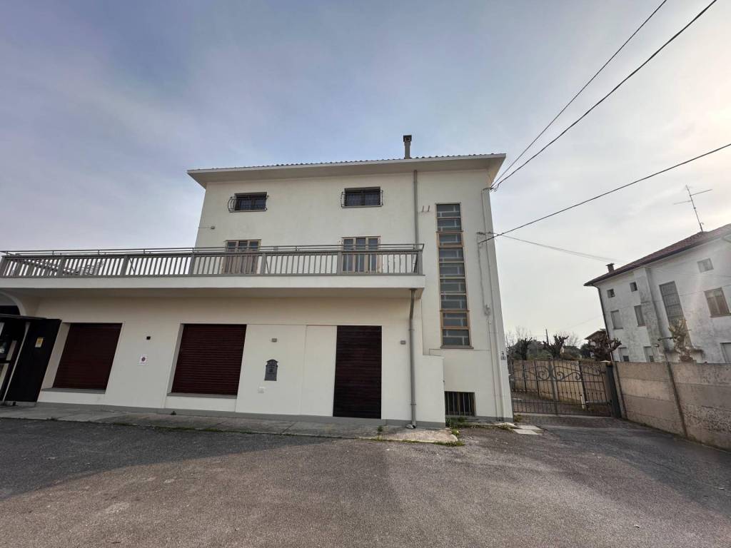 casa indipendente in vendita a Codroipo