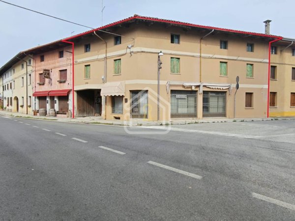 locale commerciale in vendita a Codroipo