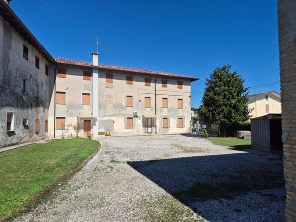 casa indipendente in vendita a Codroipo