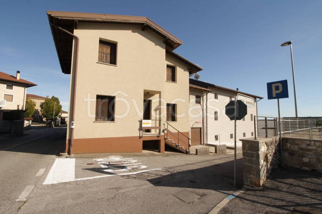 casa indipendente in vendita a Colloredo di Monte Albano in zona Caporiacco