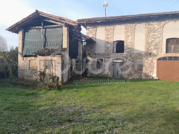 casa indipendente in vendita a Colloredo di Monte Albano in zona Caporiacco