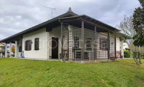 appartamento in vendita a Colloredo di Monte Albano in zona Caporiacco