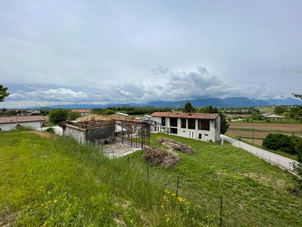 casa indipendente in vendita a Colloredo di Monte Albano in zona Mels