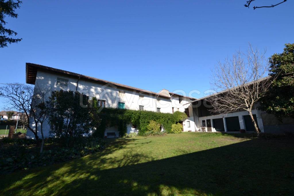 casa indipendente in vendita a Colloredo di Monte Albano in zona Caporiacco