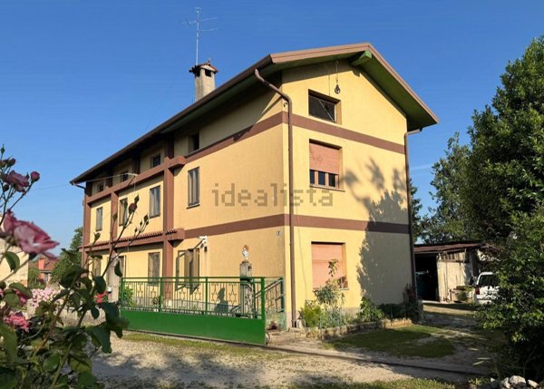 casa indipendente in vendita a Colloredo di Monte Albano in zona Caporiacco