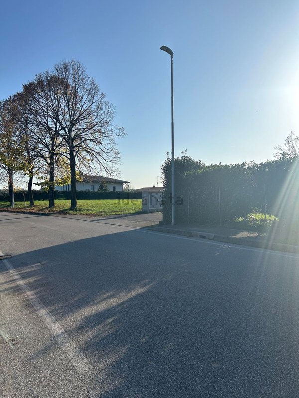 terreno edificabile in vendita a Colloredo di Monte Albano