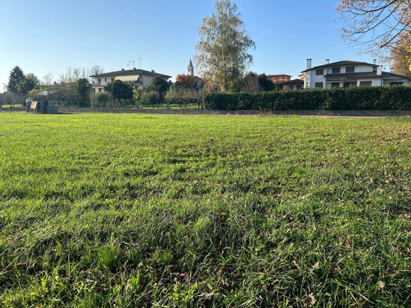 terreno edificabile in vendita a Colloredo di Monte Albano