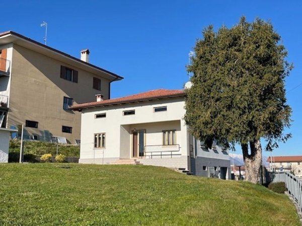 casa indipendente in vendita a Colloredo di Monte Albano in zona Caporiacco