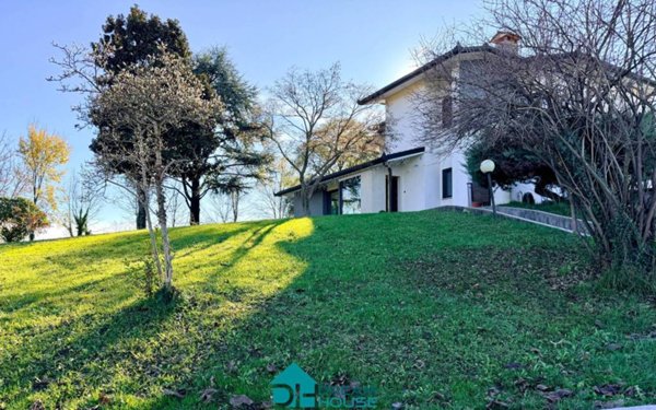 casa indipendente in vendita a Colloredo di Monte Albano in zona Mels