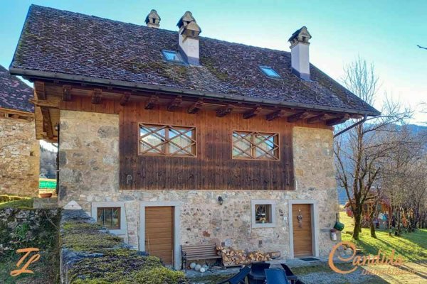 casa indipendente in vendita a Comeglians in zona Povolaro