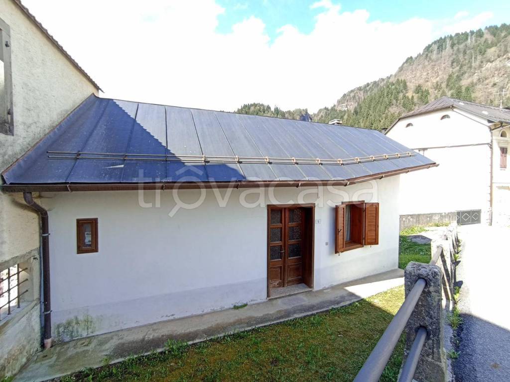 casa indipendente in vendita a Comeglians