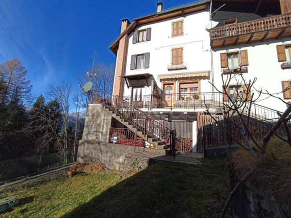 casa indipendente in vendita a Comeglians in zona Tualis