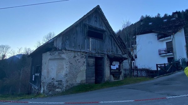 appartamento in vendita a Comeglians in zona Runchia