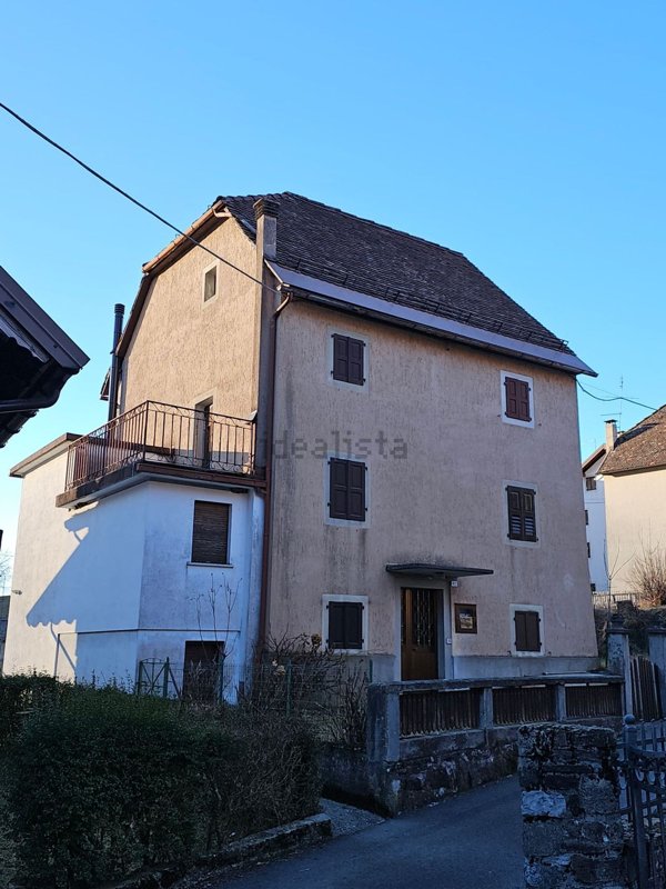 casa indipendente in vendita a Comeglians