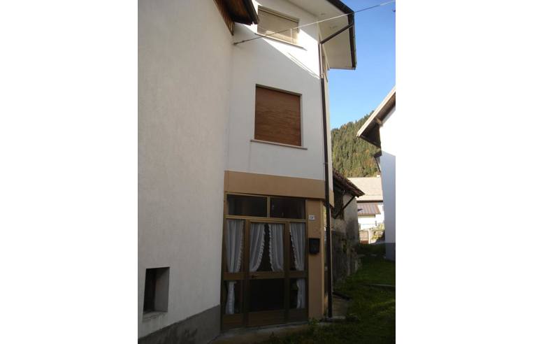 appartamento in vendita a Comeglians in zona Tualis