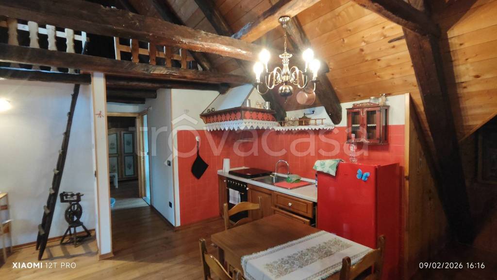 appartamento in vendita a Comeglians in zona Tualis