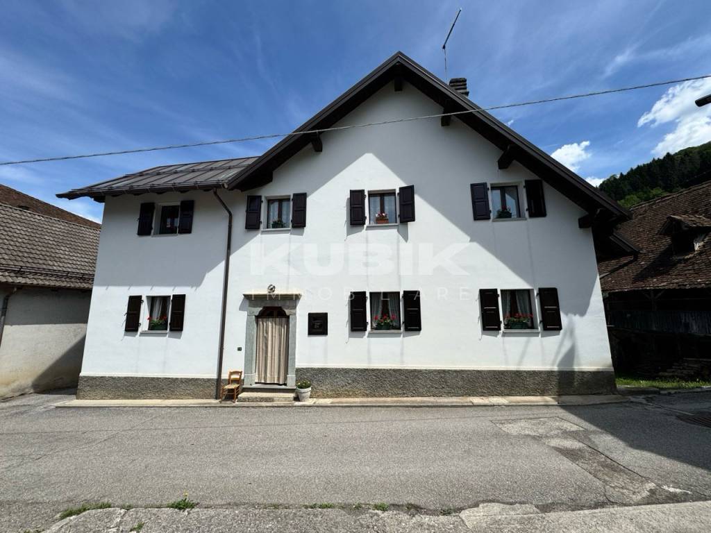 casa indipendente in vendita a Comeglians in zona Mieli