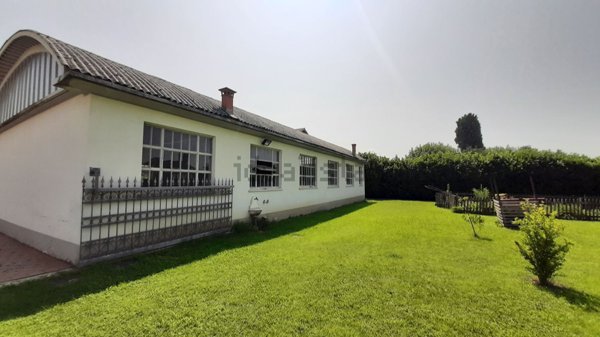 capannone in vendita a Corno di Rosazzo