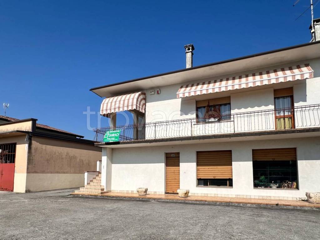casa indipendente in vendita a Corno di Rosazzo