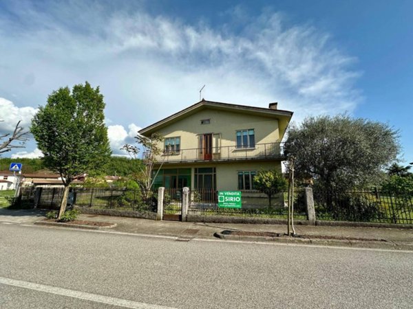 casa indipendente in vendita a Corno di Rosazzo