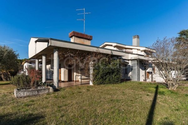 casa indipendente in vendita a Corno di Rosazzo