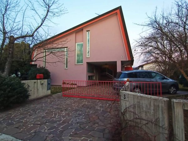 casa indipendente in vendita a Corno di Rosazzo