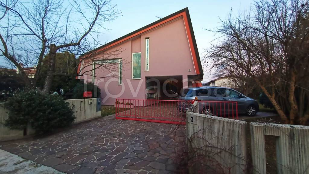 casa indipendente in vendita a Corno di Rosazzo