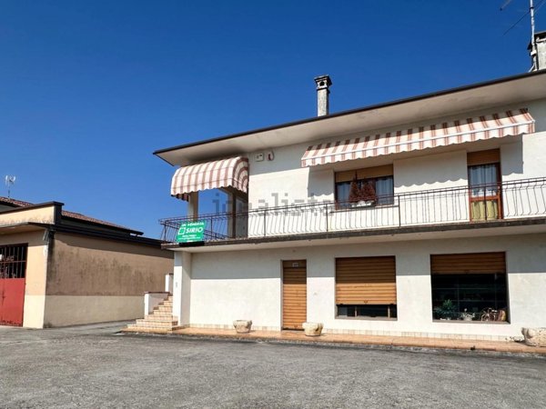 casa indipendente in vendita a Corno di Rosazzo