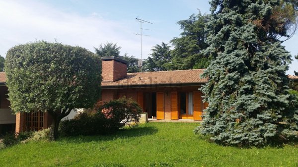 casa indipendente in vendita a Corno di Rosazzo