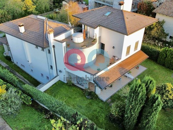 casa indipendente in vendita a Corno di Rosazzo