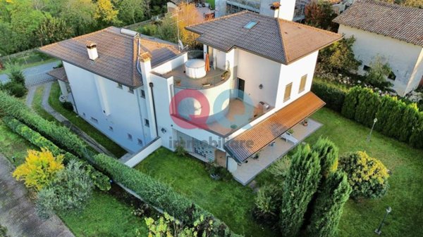 casa indipendente in vendita a Corno di Rosazzo