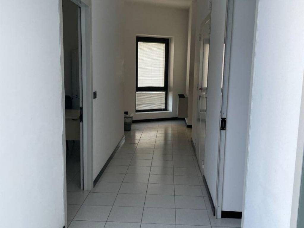 locale commerciale in vendita a Corno di Rosazzo