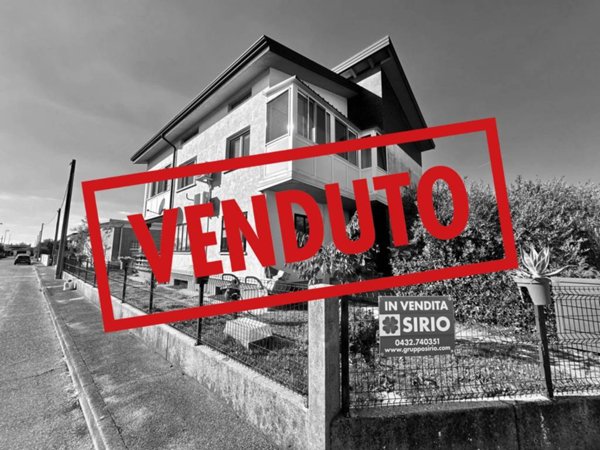 casa indipendente in vendita a Corno di Rosazzo